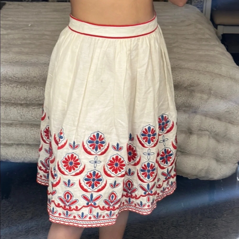 J. Crew used Embroidered Floral Cream Skirt size 6 in good condition